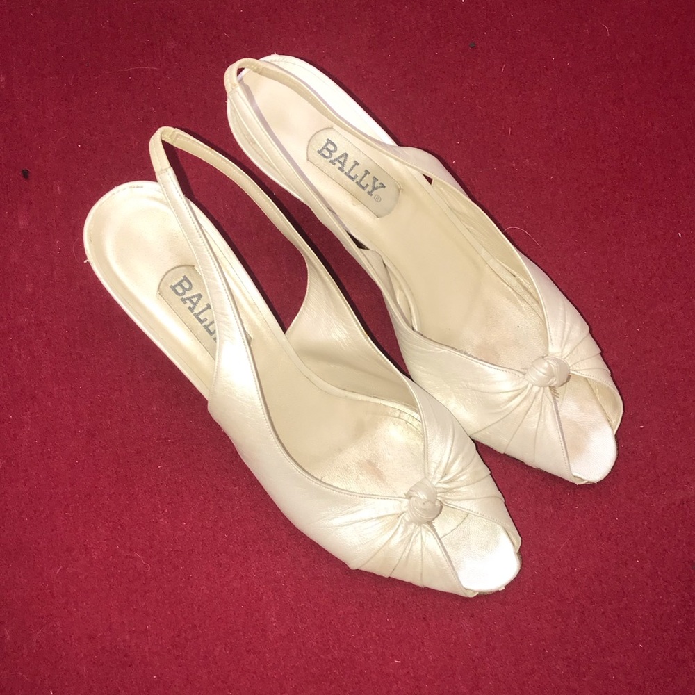 👠3/$18👠Bally Vintage Sling Back  Pearl Heels
